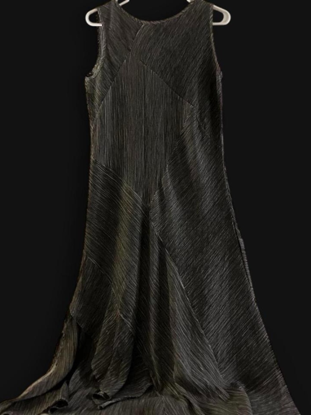 Sleeveless Textured Maxi Dress in Black